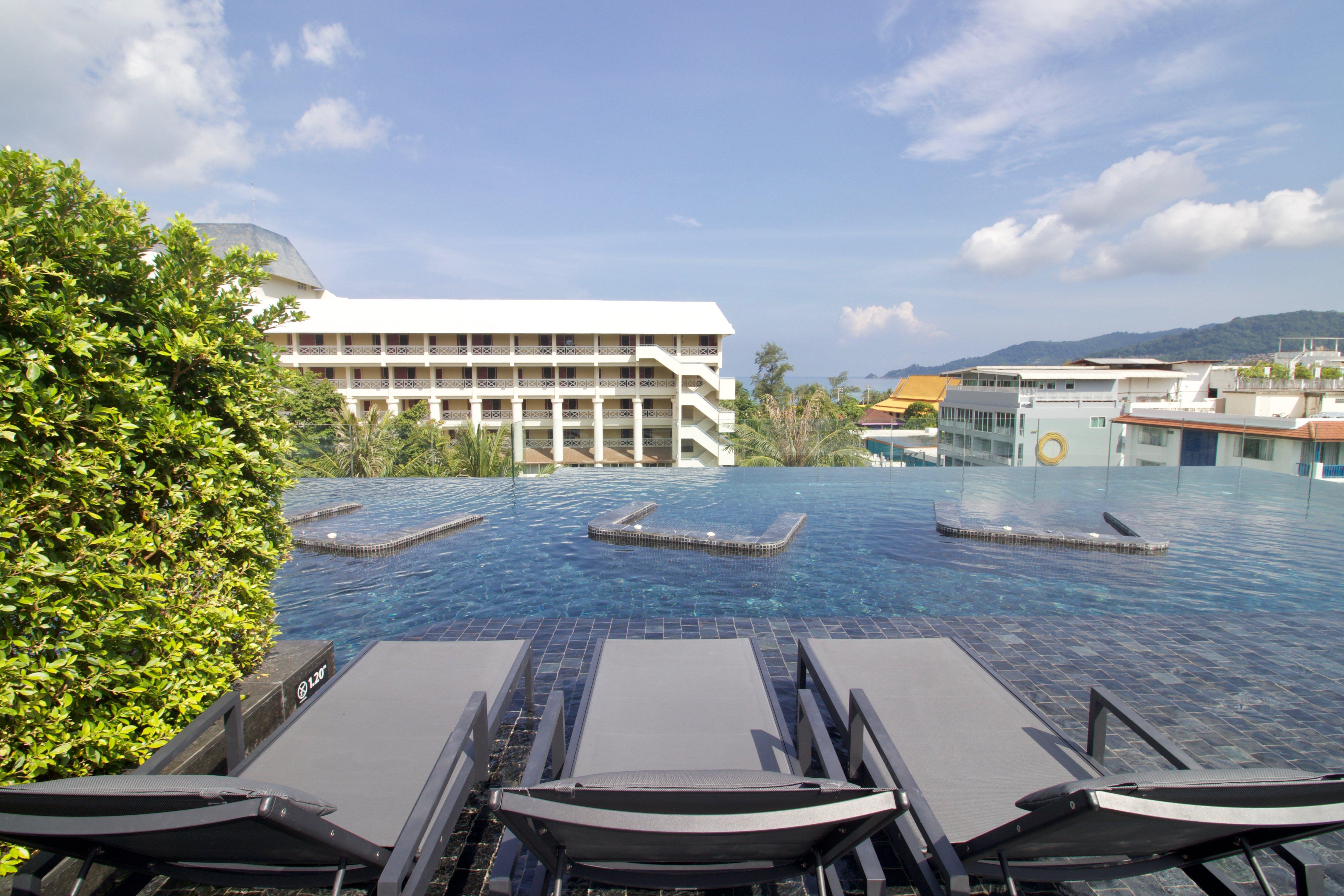 Hotel Indigo Phuket Patong By Ihg Exterior foto The swimming pool at the hotel