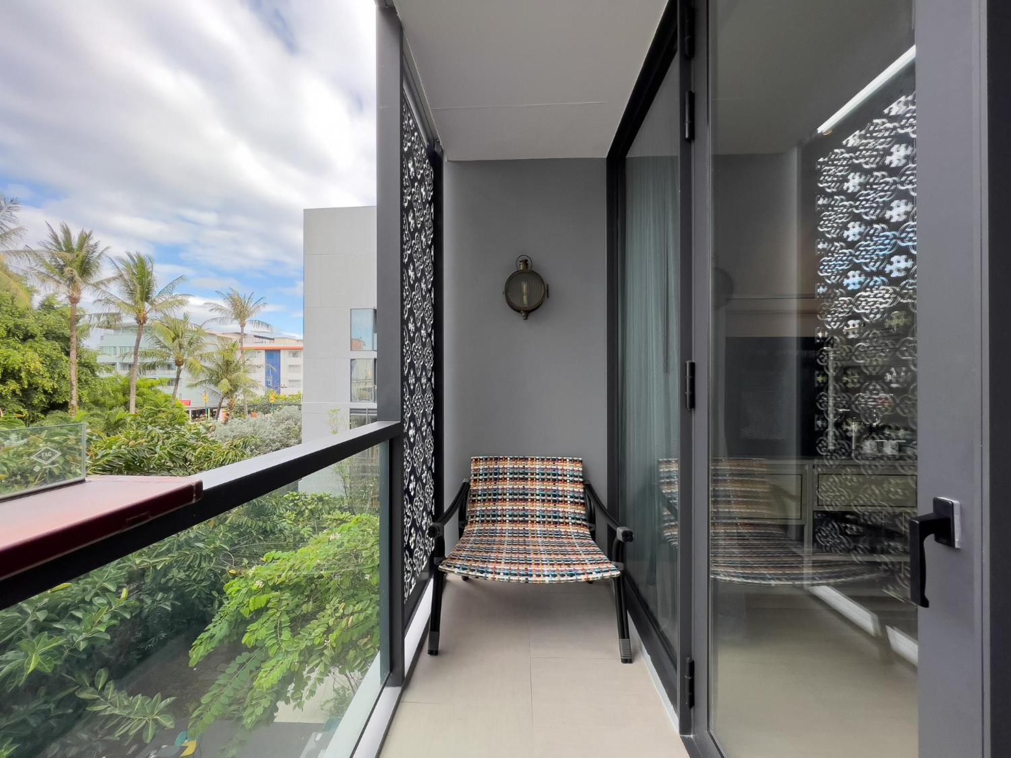 Hotel Indigo Phuket Patong By Ihg Exterior foto A balcony