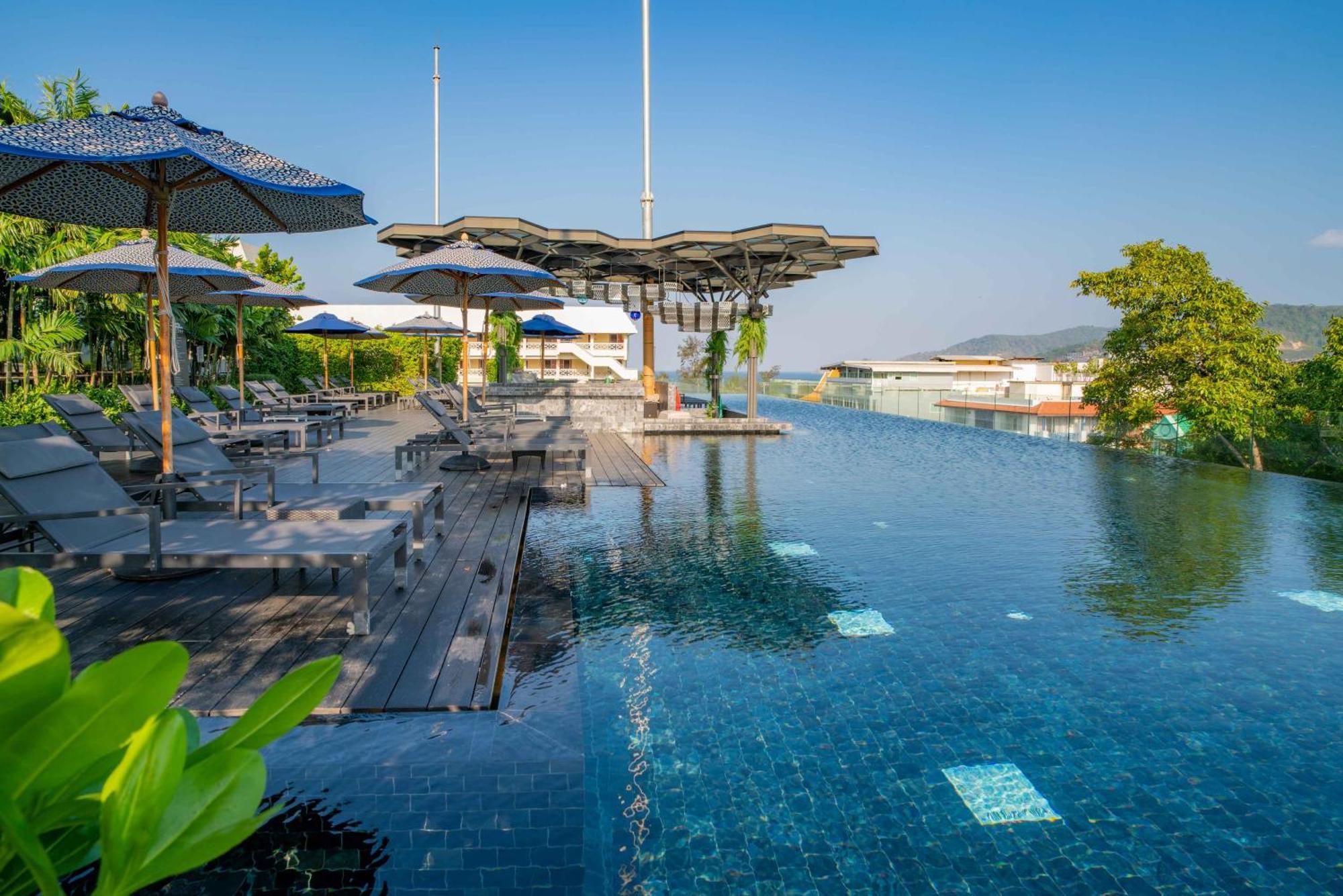 Hotel Indigo Phuket Patong By Ihg Exterior foto Infinity pool at the hotel