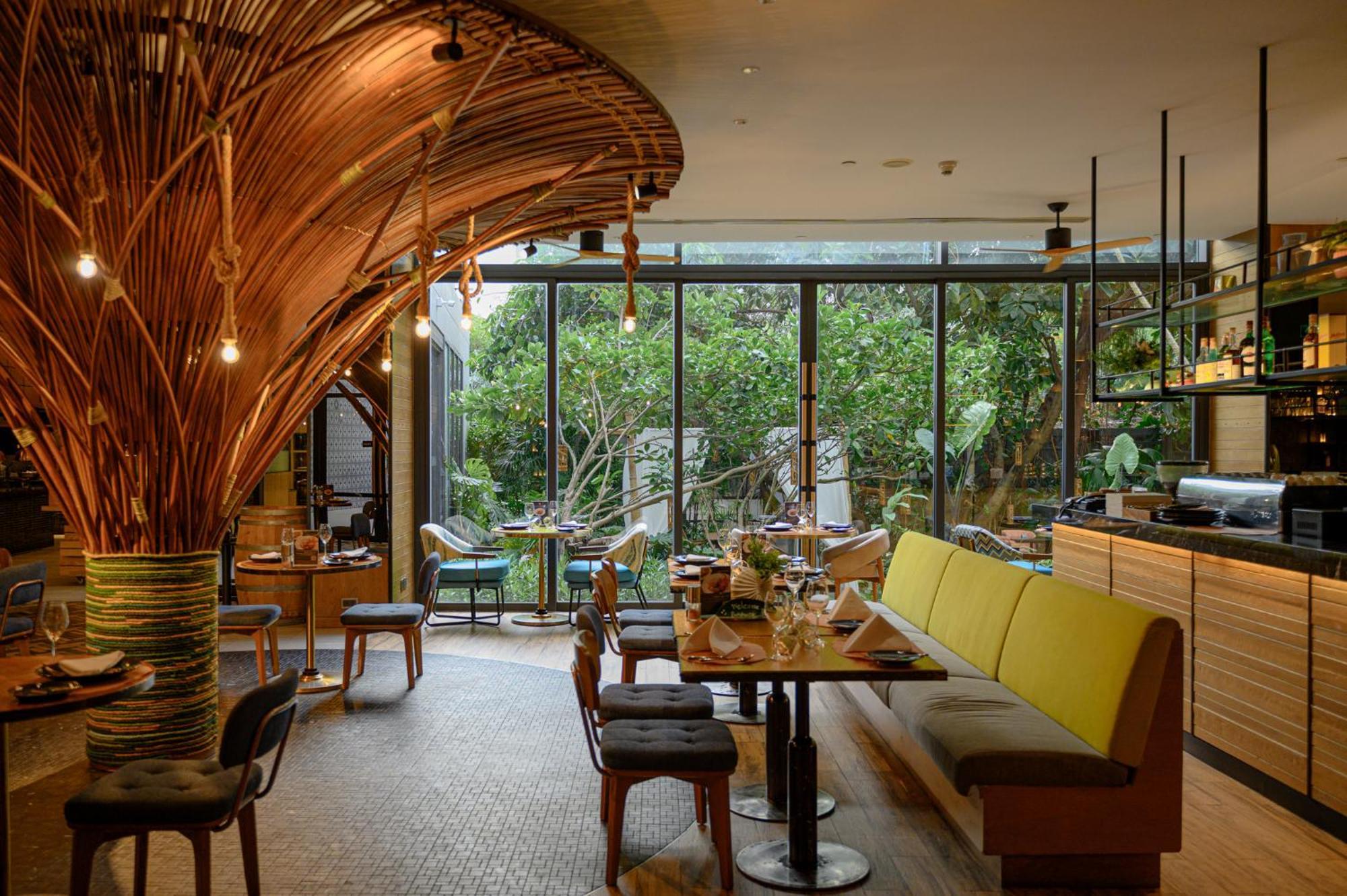 Hotel Indigo Phuket Patong By Ihg Exterior foto Restaurant interior