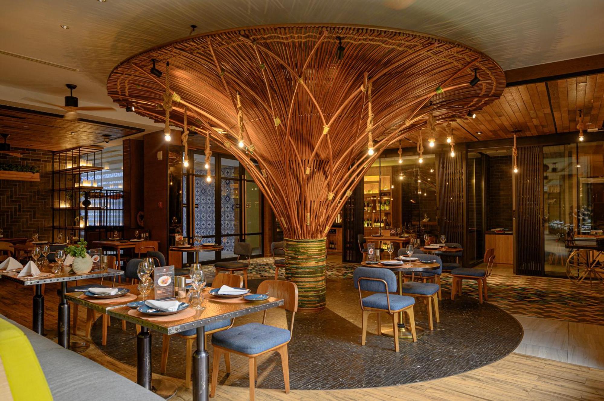 Hotel Indigo Phuket Patong By Ihg Exterior foto The interior of the restaurant